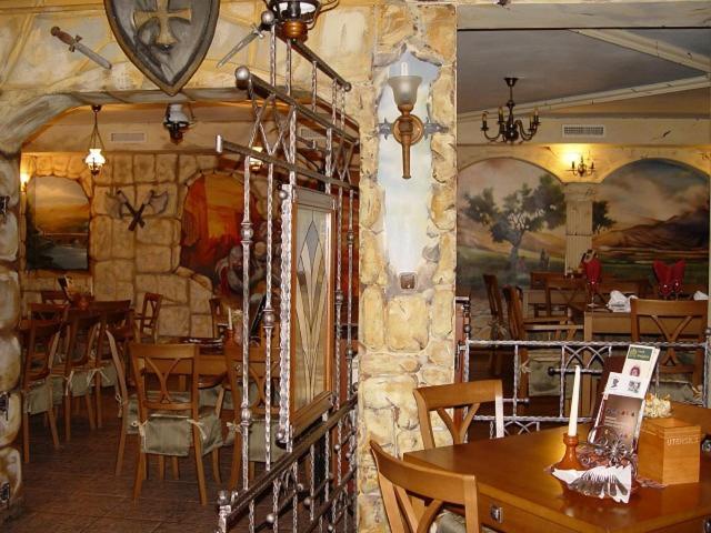 Don Quijote Koezepkori Panzio Es Etterem Ξενοδοχείο Lenti Εξωτερικό φωτογραφία