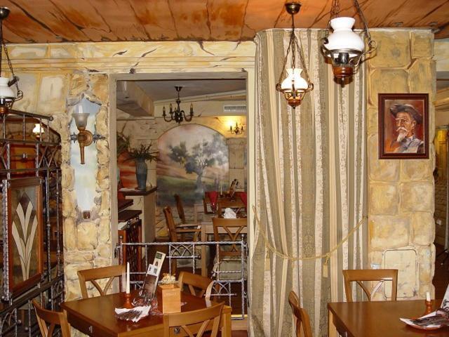 Don Quijote Koezepkori Panzio Es Etterem Ξενοδοχείο Lenti Εξωτερικό φωτογραφία
